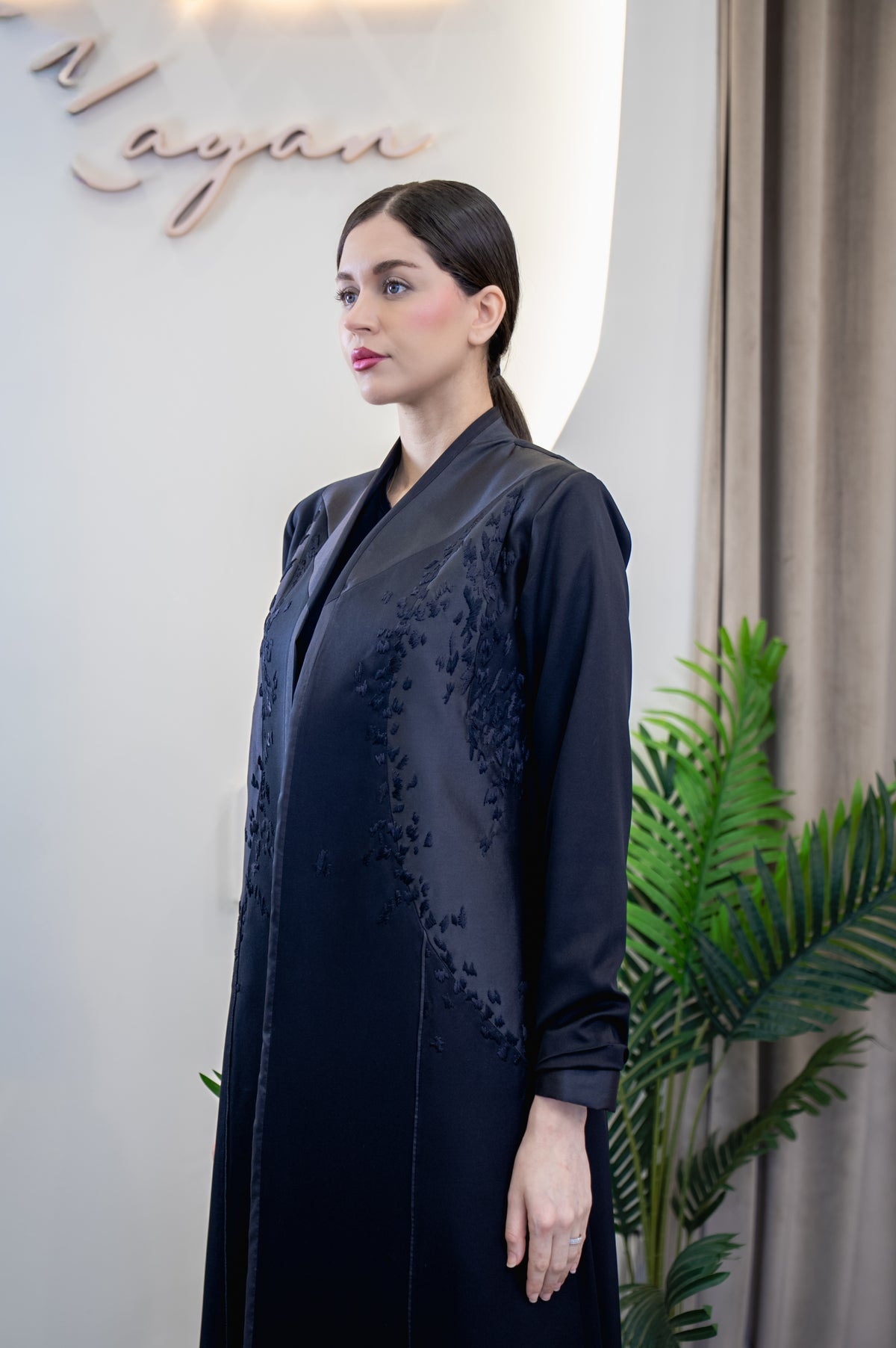 black vine abaya